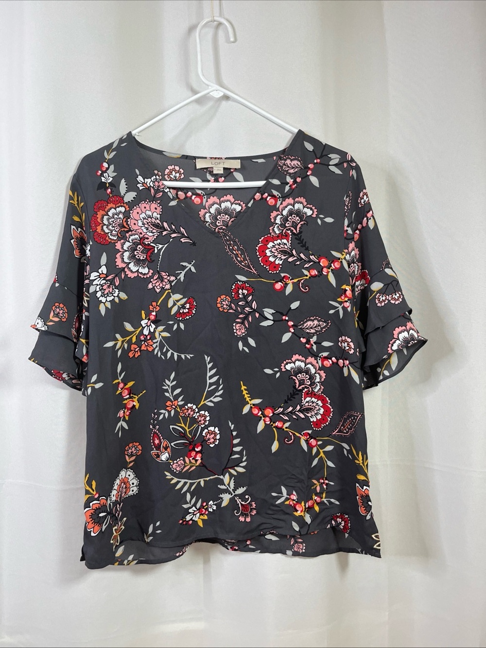 Loft Women's Floral Top Blouse Light Weight Gray Medium